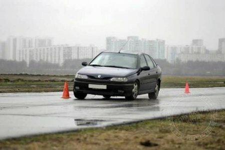 �� ������ � �������� Renault?