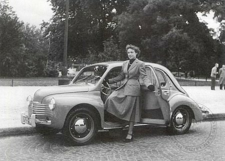 Renault ��������, ����������� Renault 4CV