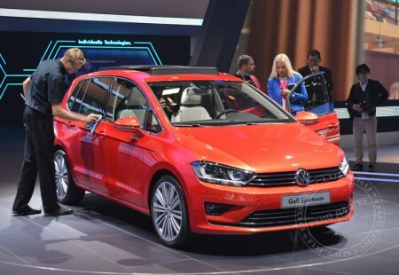 Product expert, analyze for us Volkswagen stand
