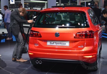 Product expert, analyze for us Volkswagen stand
