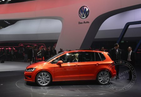 Product expert, analyze for us Volkswagen stand