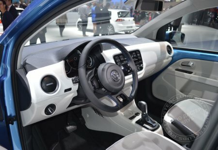 Product expert, analyze for us Volkswagen stand