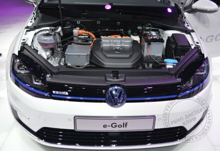 Product expert, analyze for us Volkswagen stand